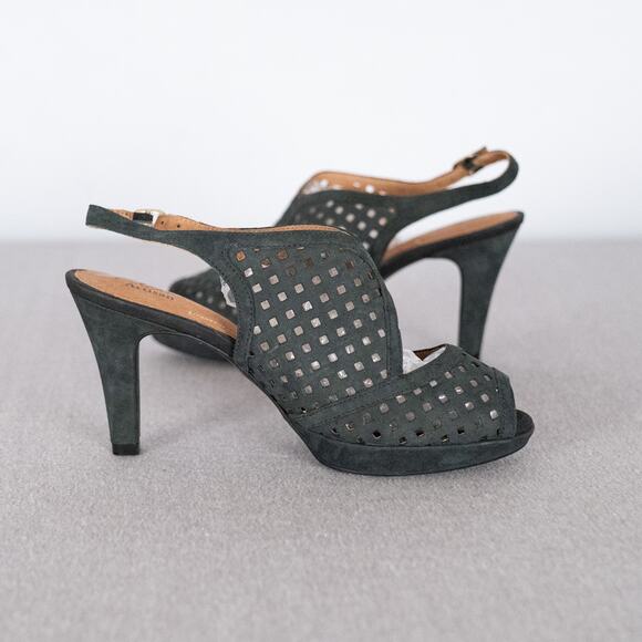 Clarks Artisan Leather Slingback Heels Women's Size 7M Open Toe Laser Cut Boho - Picture 4 of 9